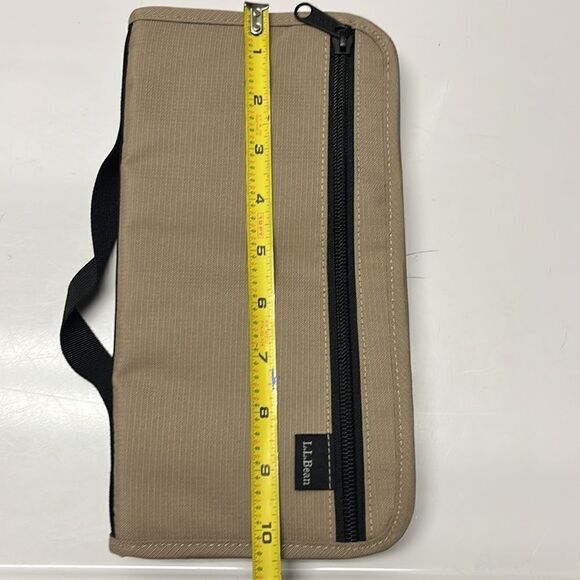 L. L. Bean Tan Unisex Single or Family Passport & Documents Organizer w/Handle - Picture 14 of 16